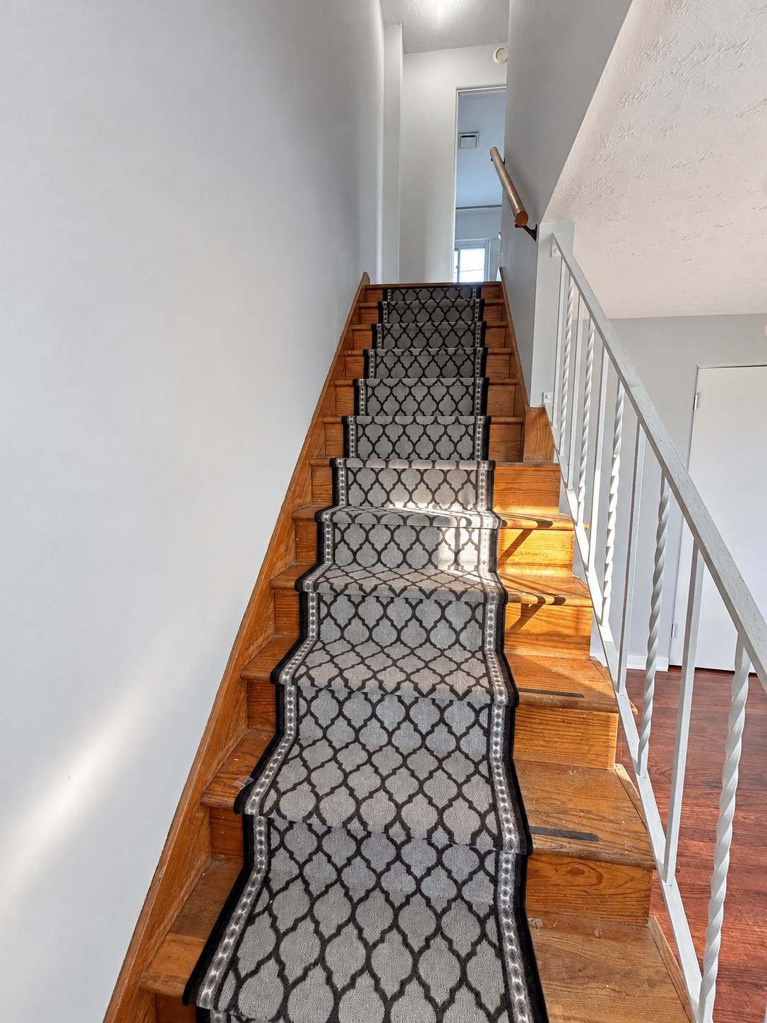 315 Chestnut Street — Staircase