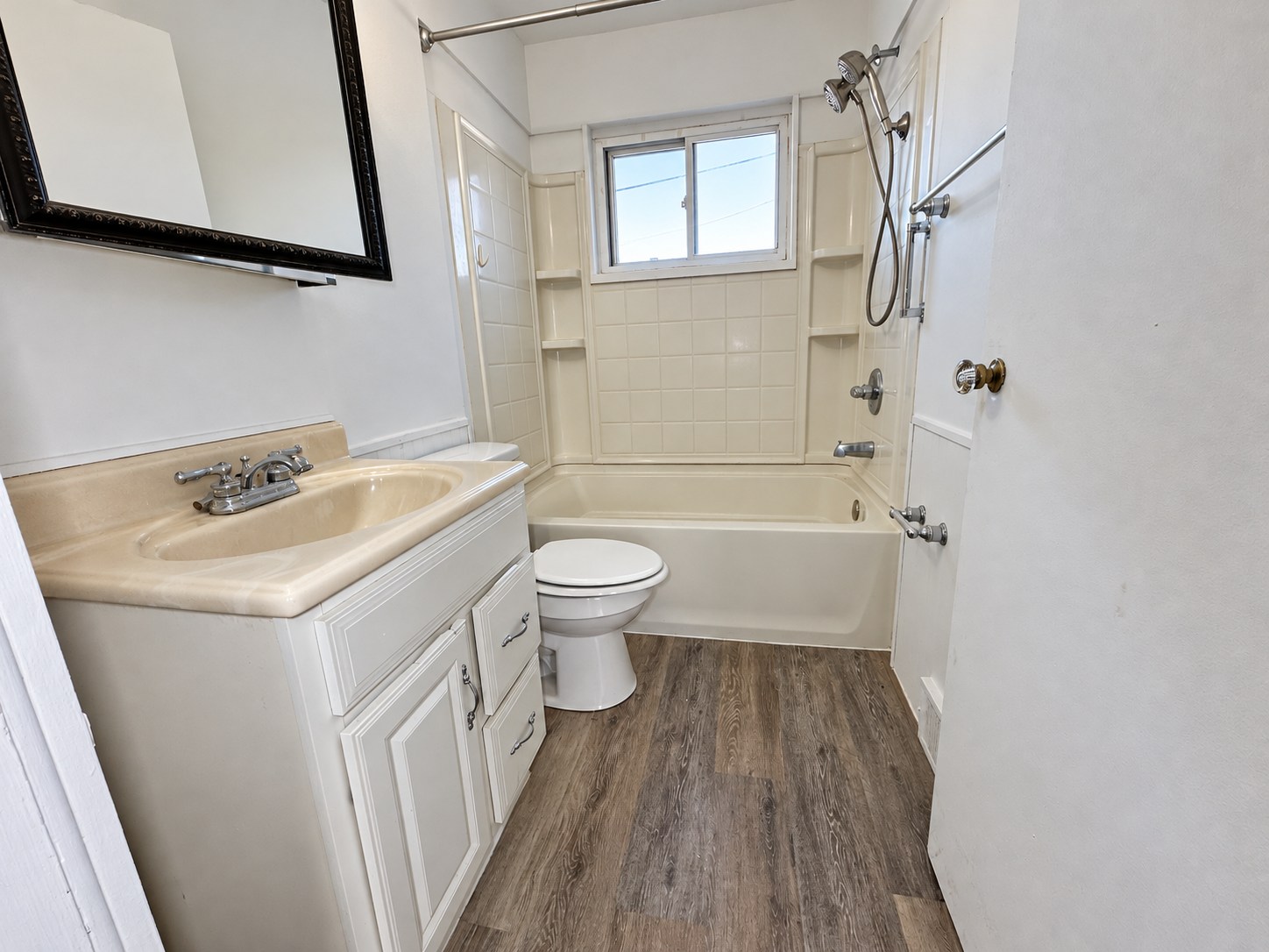 315 Chestnut Street — Bathroom