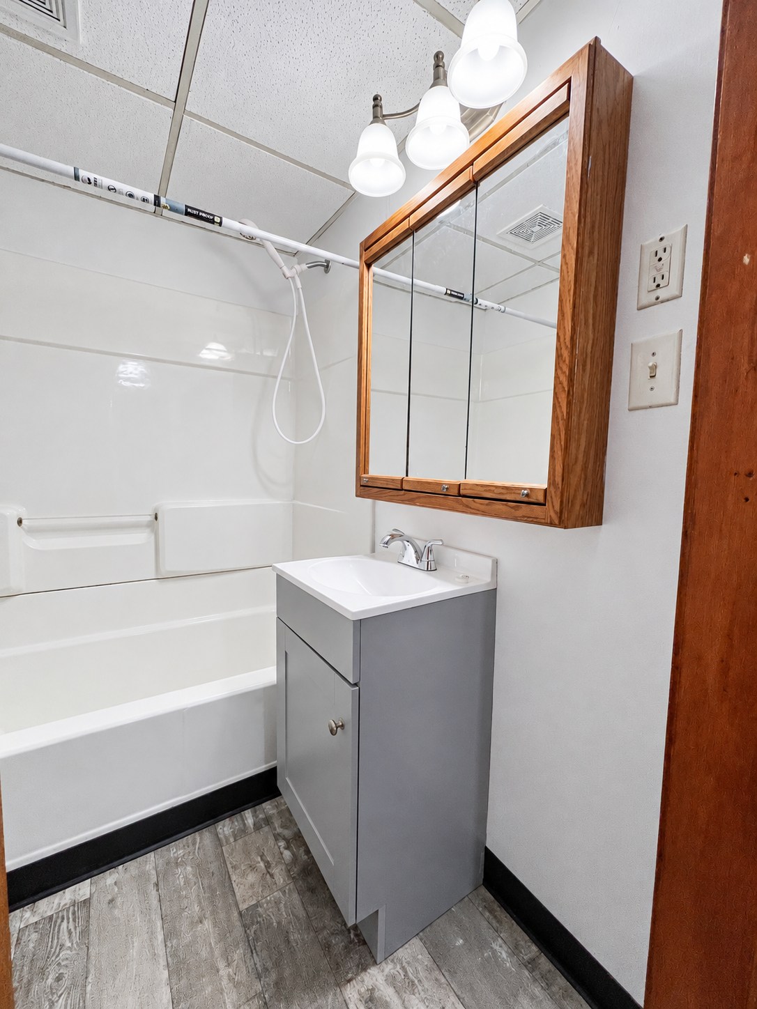 321 Chestnut Street, Unit B — Bathroom vanity