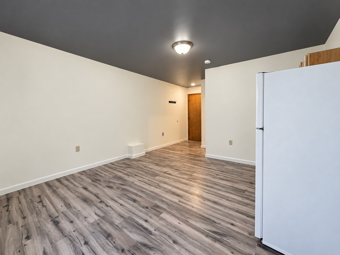 Blue Ridge room example 3 — Room toward entry