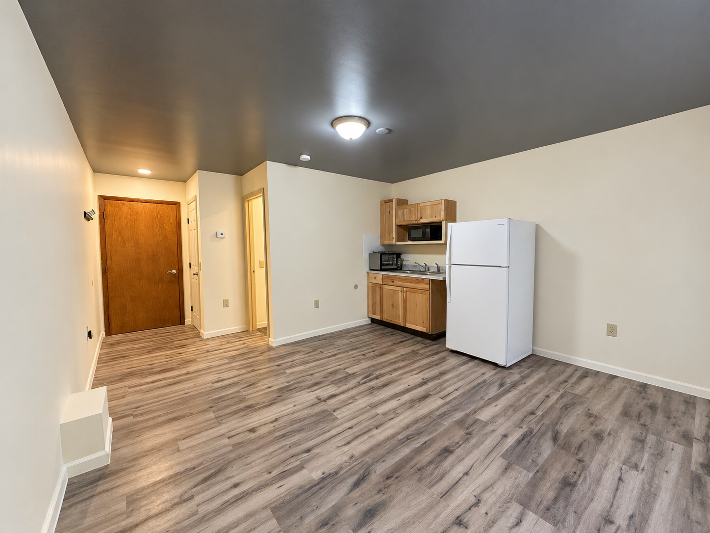Blue Ridge room example 3 — Room and entryway