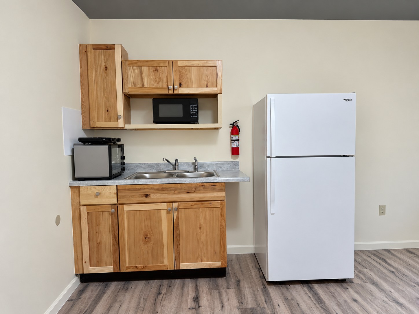 Blue Ridge room example 3 — Kitchenette
