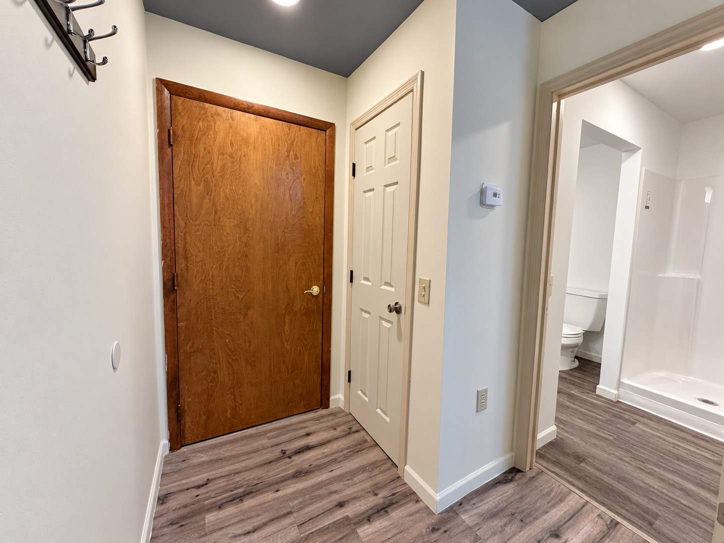 Blue Ridge room example 3 — Entry and bathroom door