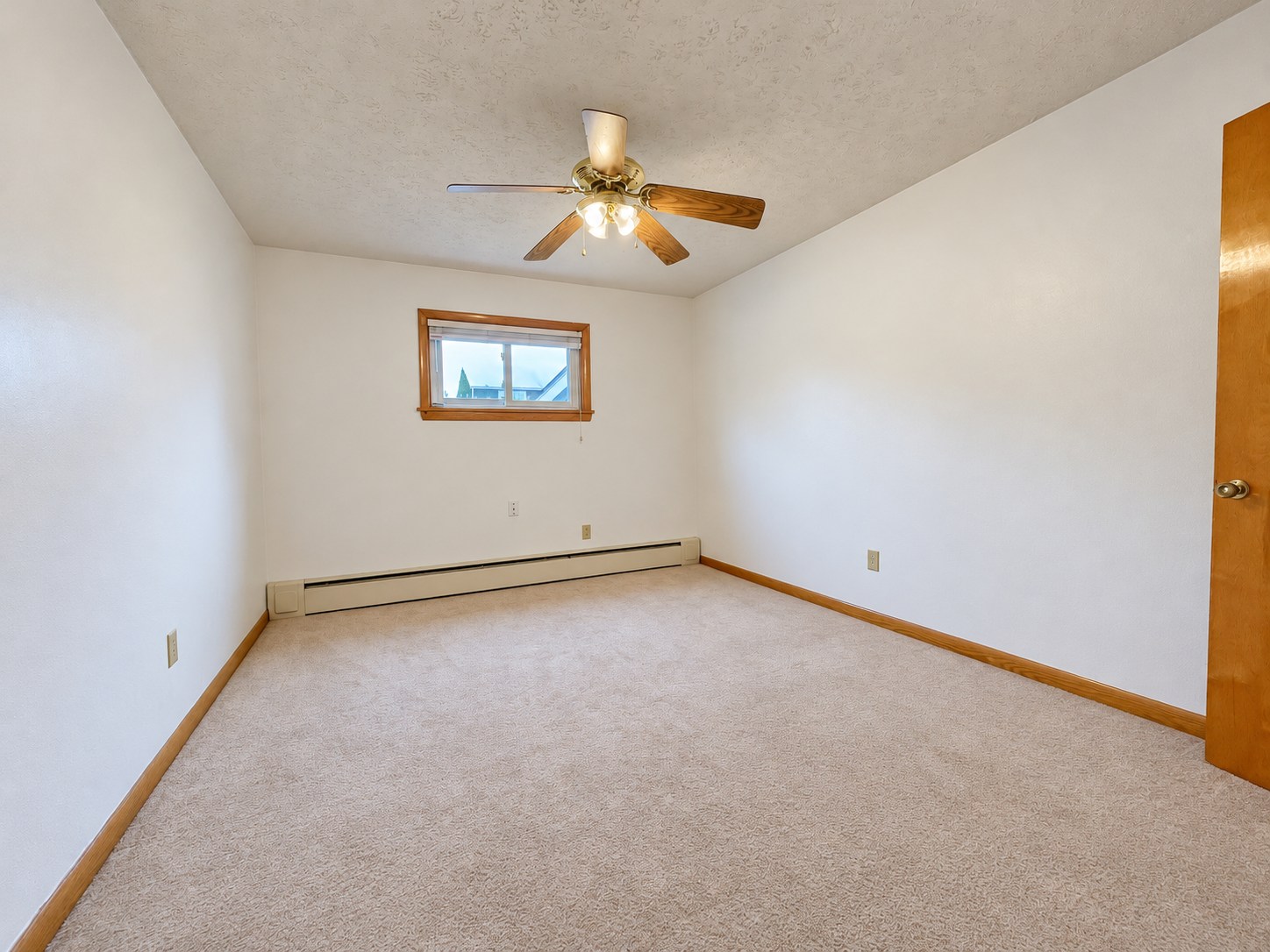 317 Chestnut Street — Bedroom with window
